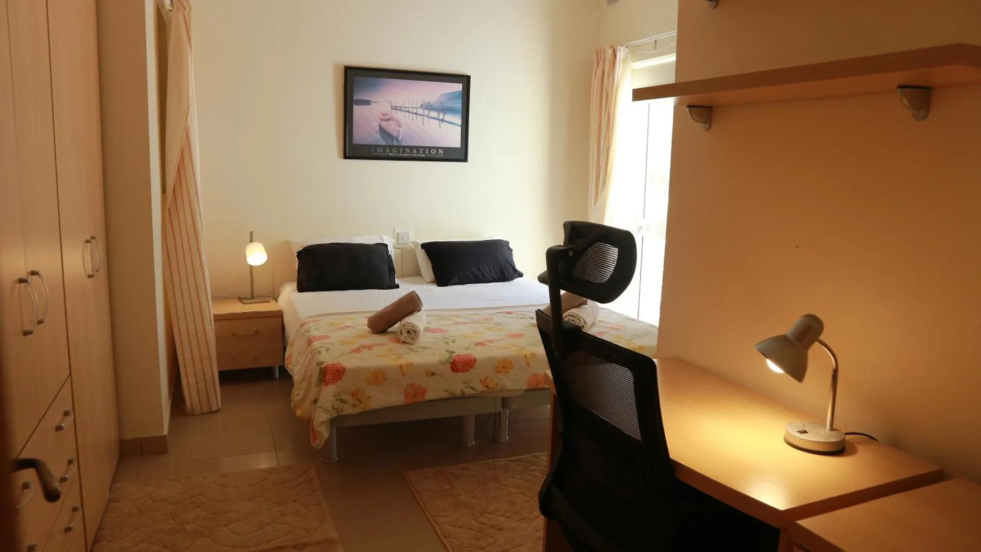 Penthouse Shared Stay Saint Julian's Homestay