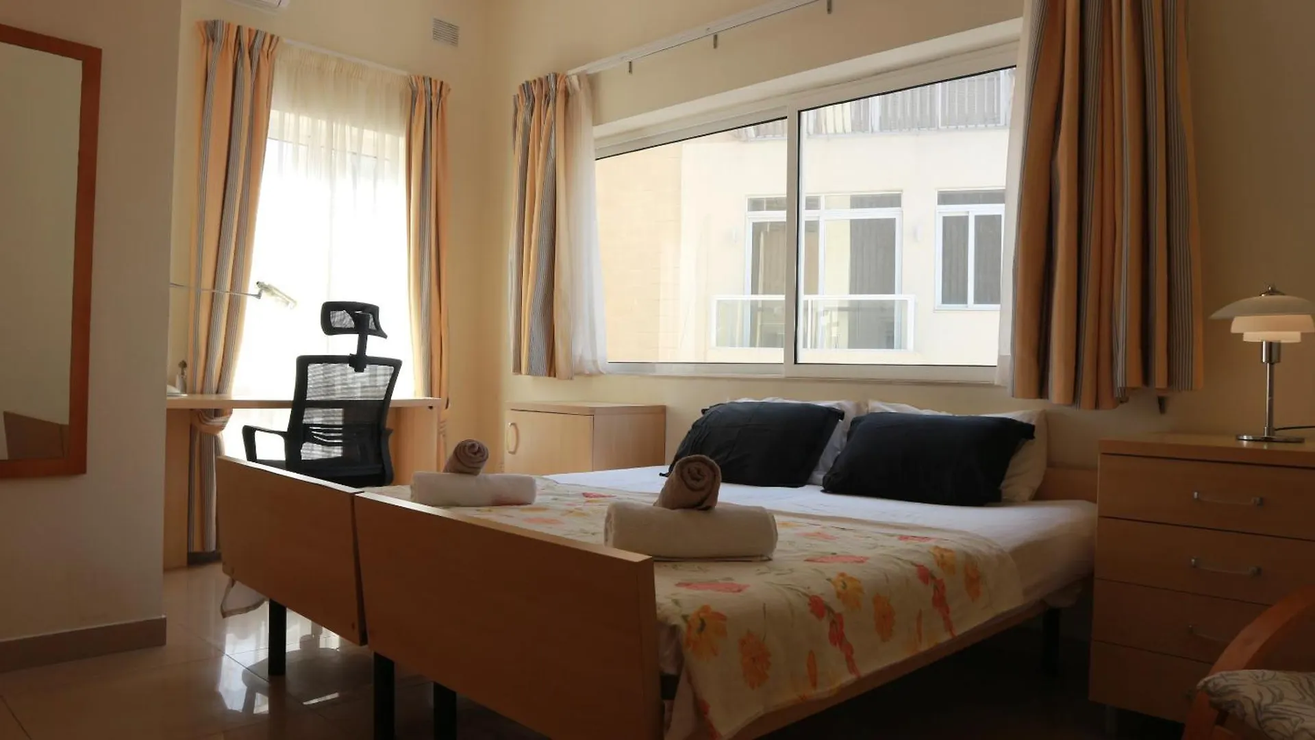 Penthouse Shared Stay Saint Julian's 0*,